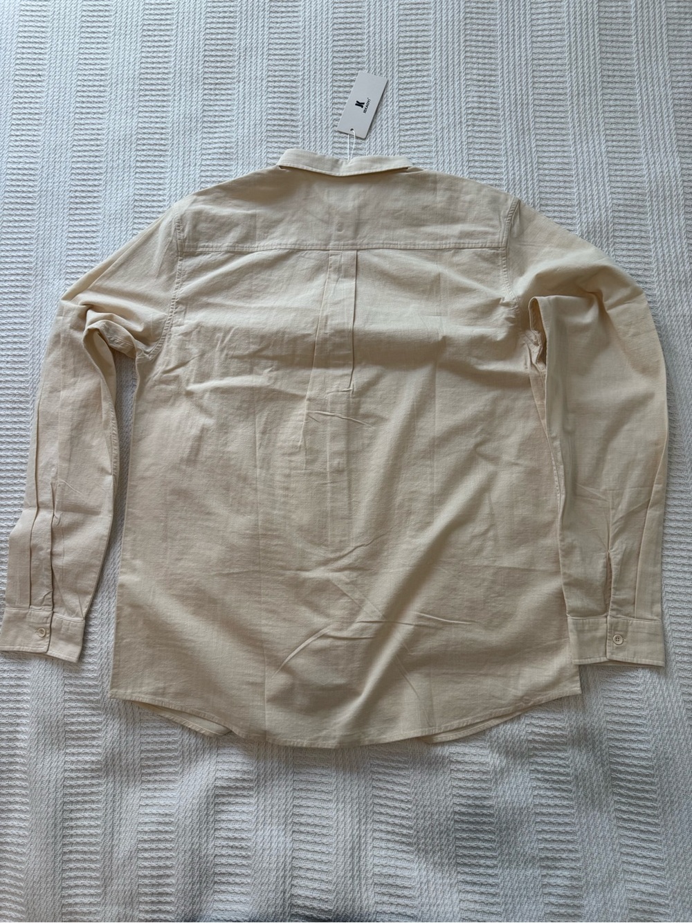 Classic Linen Button-Up - Picture 3 of 3